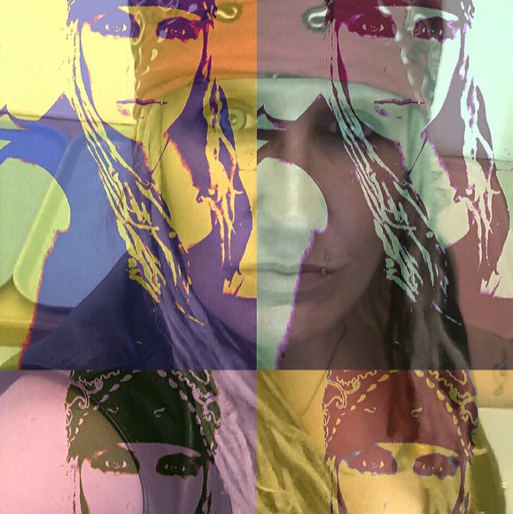 Meet your Posher, Jennifer - Picture 1 of 4